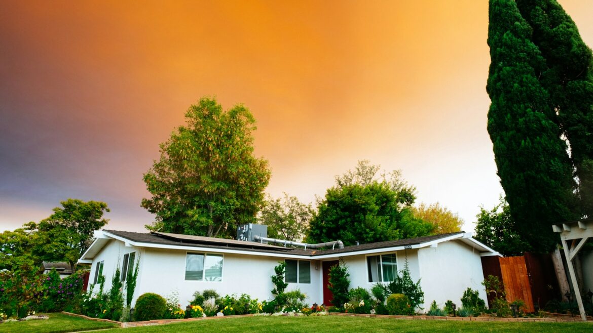 landscape photography of bungalow house